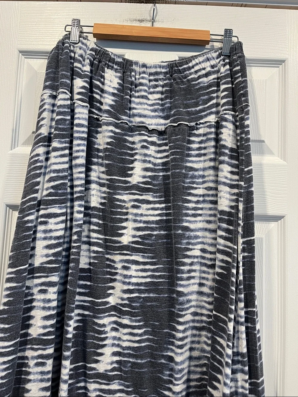 Tommy Hilfiger Gray and White Tie-Dye Maxi Skirt with Ruffle Hem Size‎ L